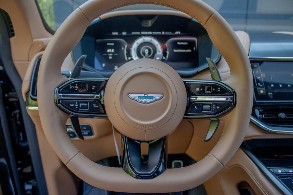 2026 Aston Martin DBX 707 - Photo 12