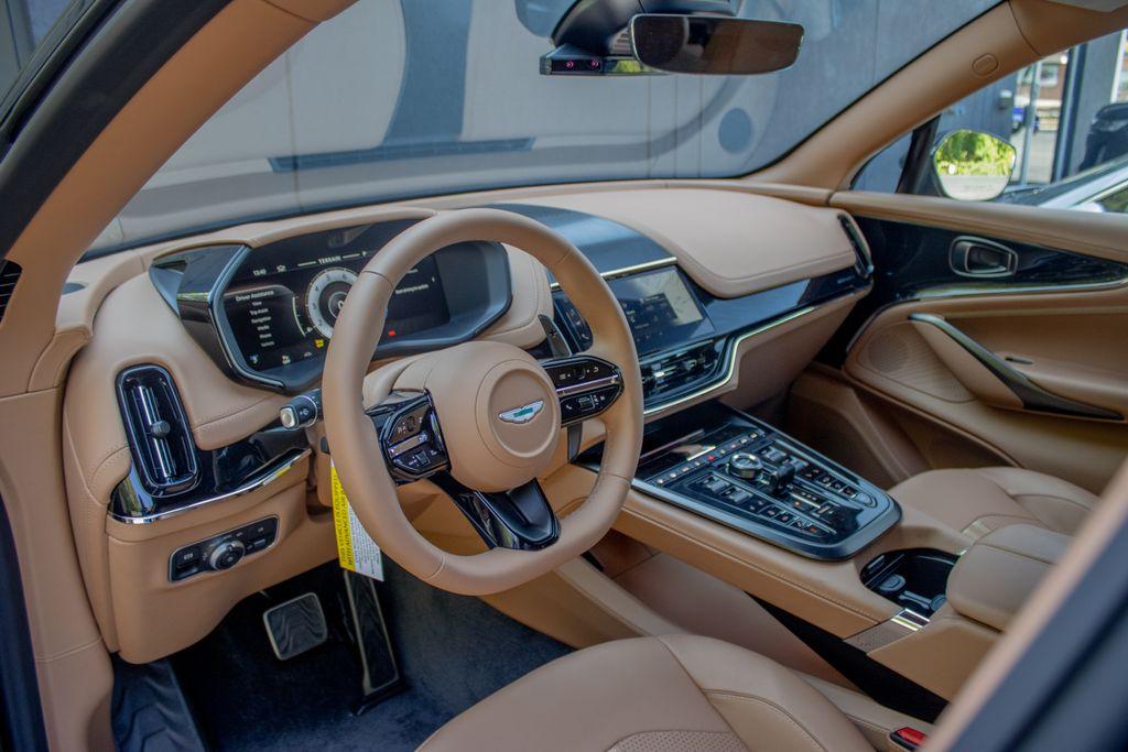 2026 Aston Martin DBX 707 - Photo 9