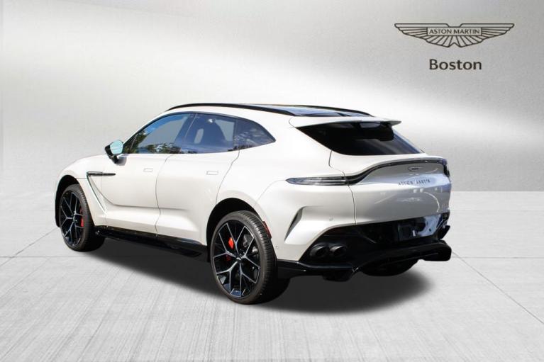 2025 Aston Martin DBX 707's photo